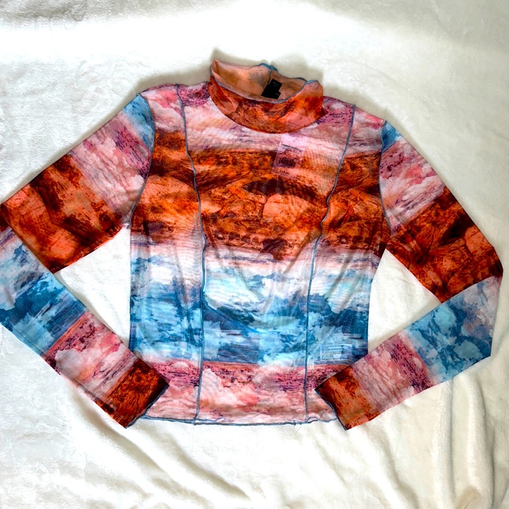 NWT Sheer mock neck turtleneck top. Size medium.